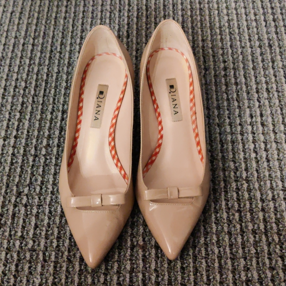 Diana nude pointed toe kitten heels